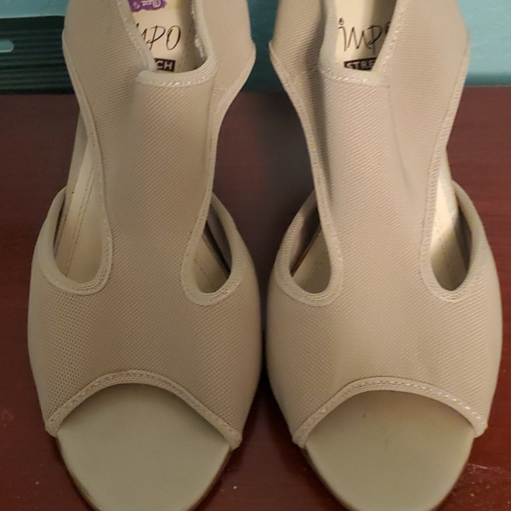 Beige shoes size 7.5